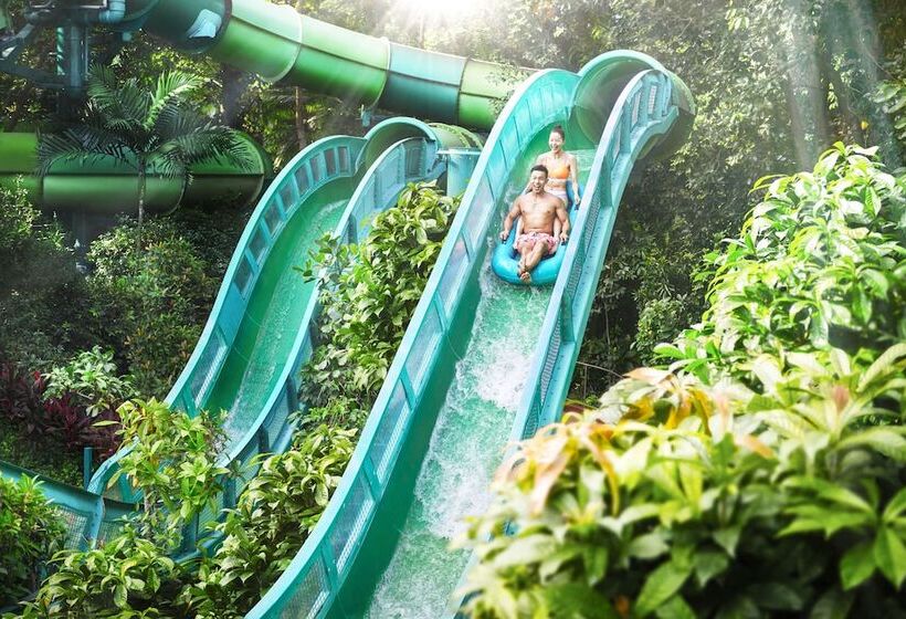 هتل Resorts World Sentosa  Equarius