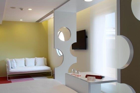 هتل Room Mate Pau