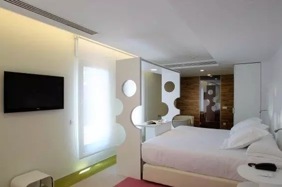 Отель Room Mate Pau