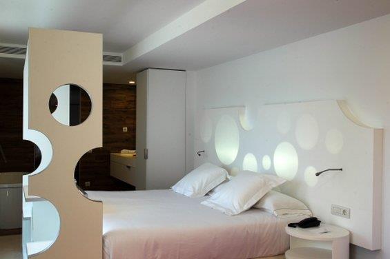 هتل Room Mate Pau