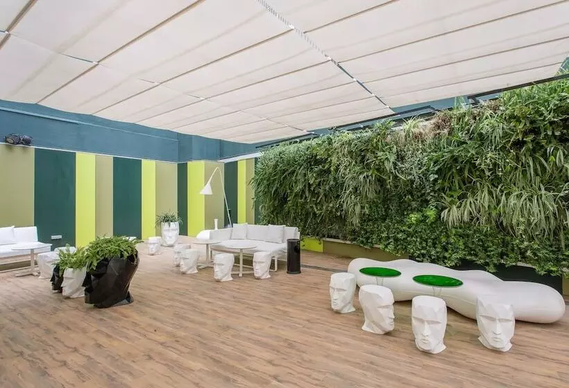 Отель Room Mate Pau