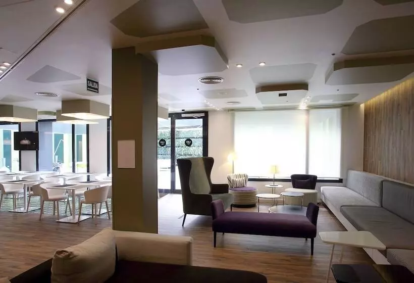 Отель Room Mate Pau