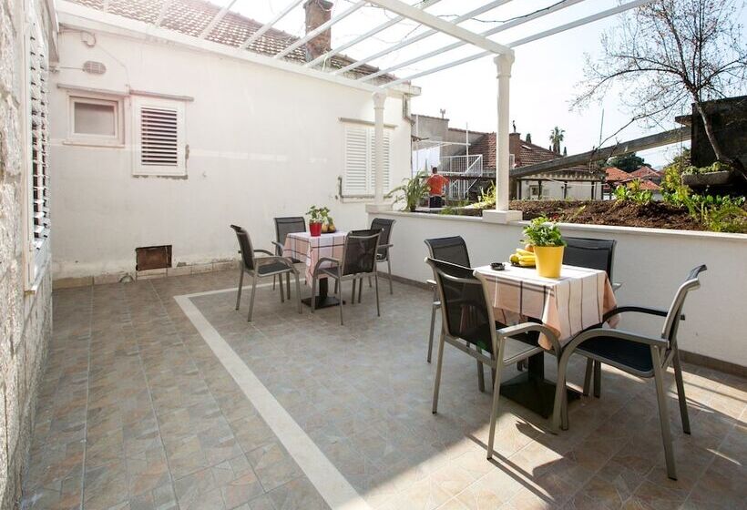 Хостел Kusalo Guesthouse