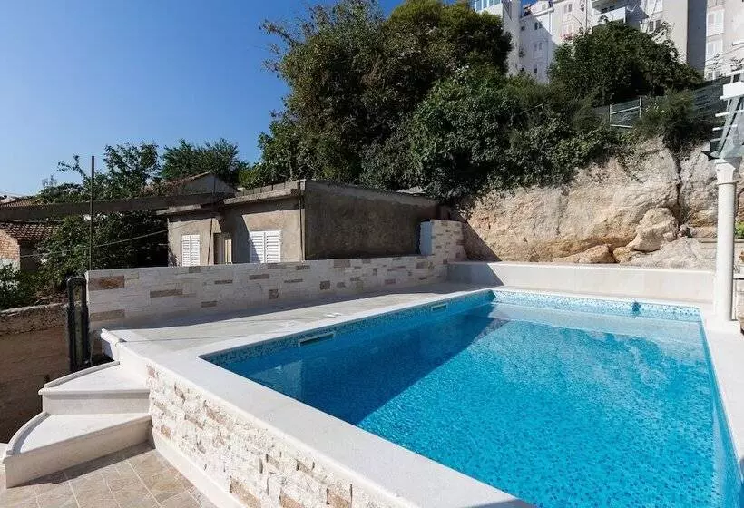 Хостел Kusalo Guesthouse