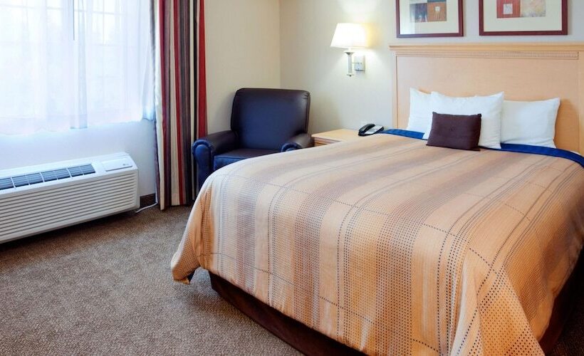 ホテル Candlewood Suites Jacksonville, An Ihg