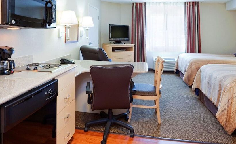 ホテル Candlewood Suites Jacksonville, An Ihg