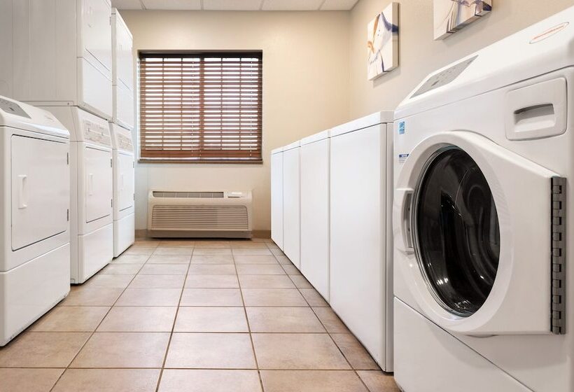 ホテル Candlewood Suites Watertown Fort Drum, An Ihg