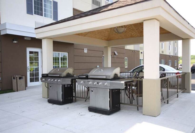 ホテル Candlewood Suites Watertown Fort Drum, An Ihg