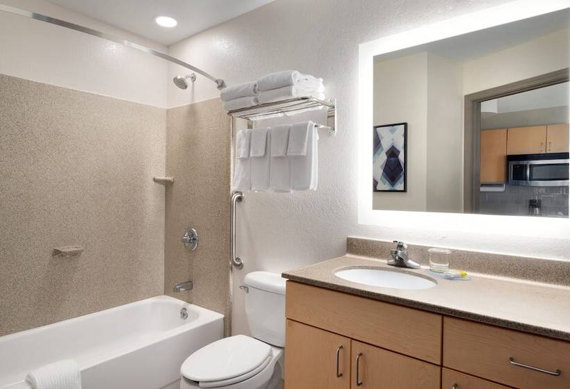 ホテル Candlewood Suites Watertown Fort Drum, An Ihg