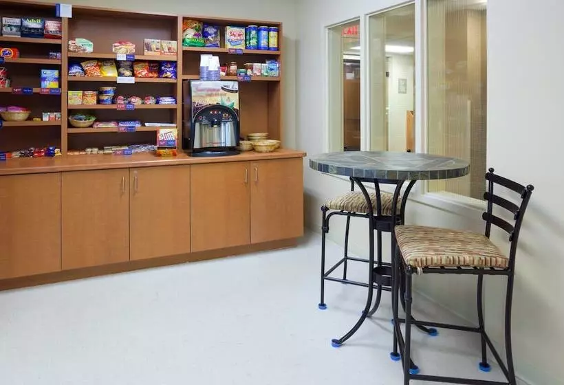 호텔 Candlewood Suites Milwaukee Brown Deer By Ihg