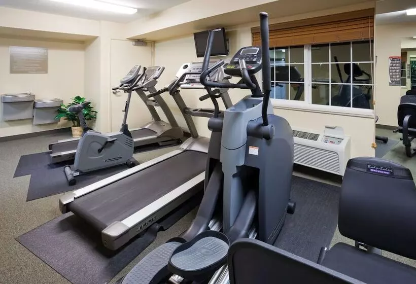 호텔 Candlewood Suites Milwaukee Brown Deer By Ihg