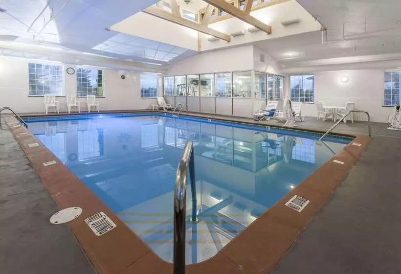 호텔 Days Inn By Wyndham Pentwater