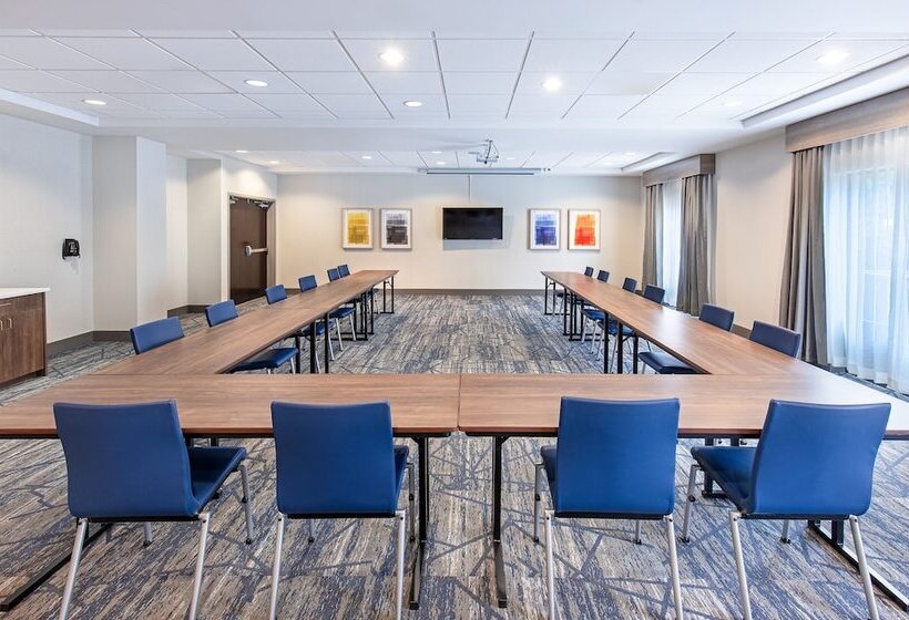 酒店 Holiday Inn Express & Suites Cleveland Northwest, An Ihg