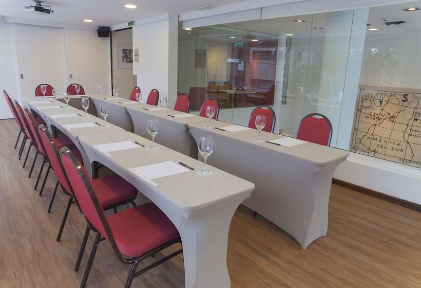 ホテル Intercity Montevideo