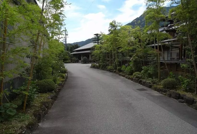 Отель Kawakamiya Kasuitei