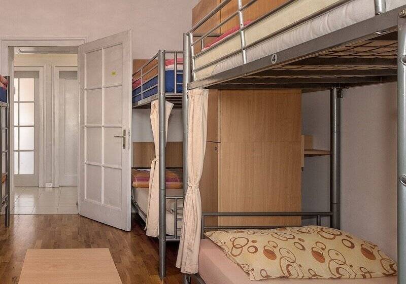 Hostel Split Backpackers