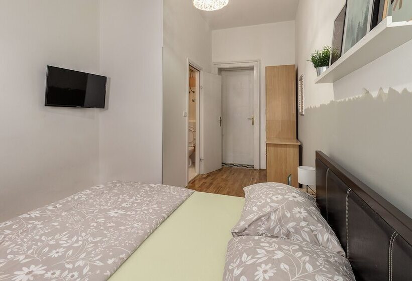 Hostel Split Backpackers