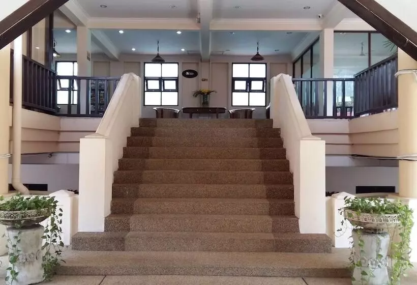 D Feringghi Haus Hotel & Restaurant