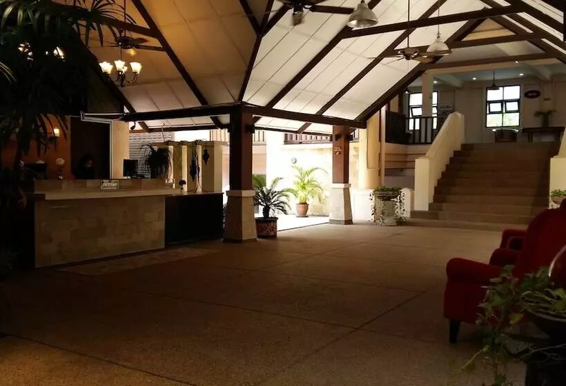 D Feringghi Haus Hotel & Restaurant