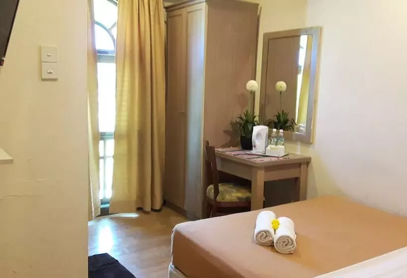 D Feringghi Haus Hotel & Restaurant