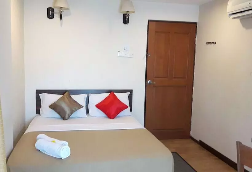 D Feringghi Haus Hotel & Restaurant