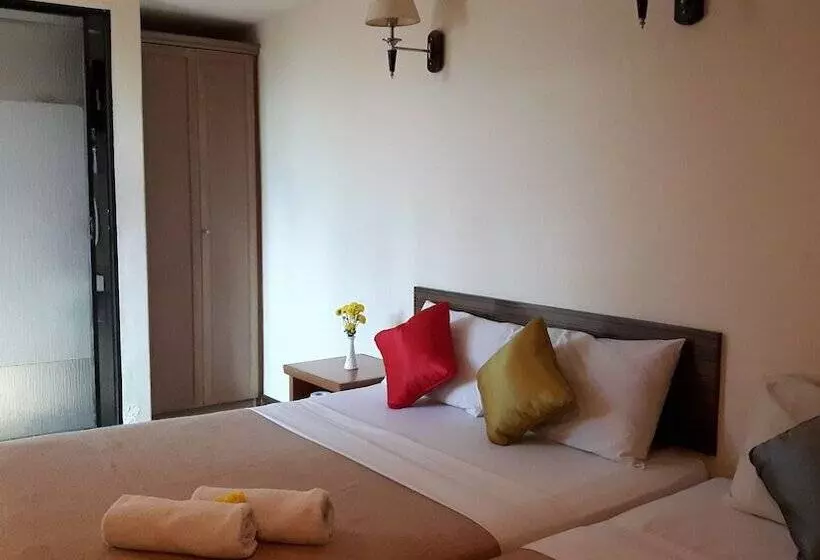 D Feringghi Haus Hotel & Restaurant