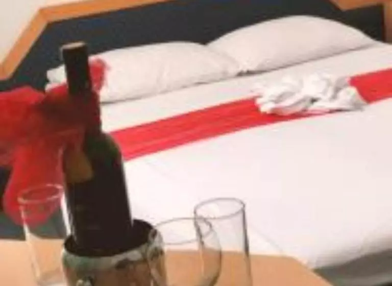 هتل Imzit Dobrinja