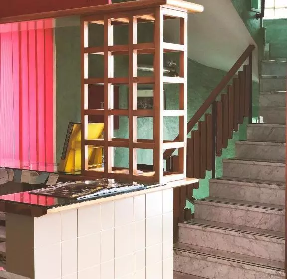 هتل Imzit Dobrinja