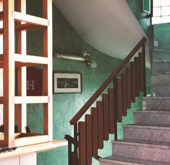 هتل Imzit Dobrinja