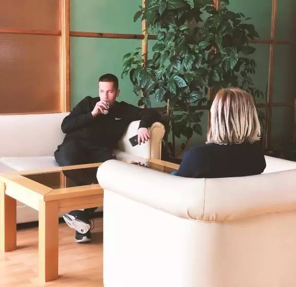 هتل Imzit Dobrinja