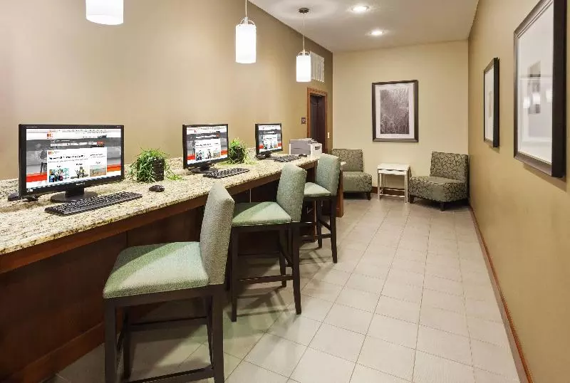 Отель Staybridge Suites Tyler University Area, An Ihg