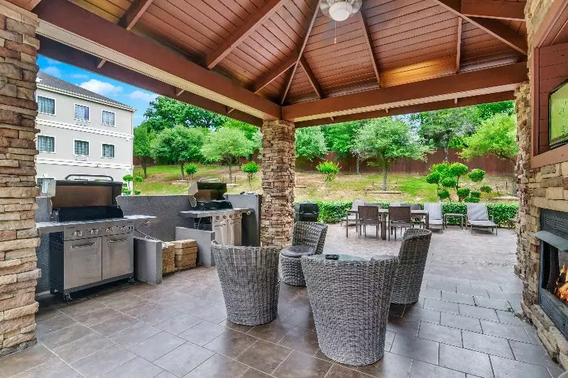 Отель Staybridge Suites Tyler University Area, An Ihg