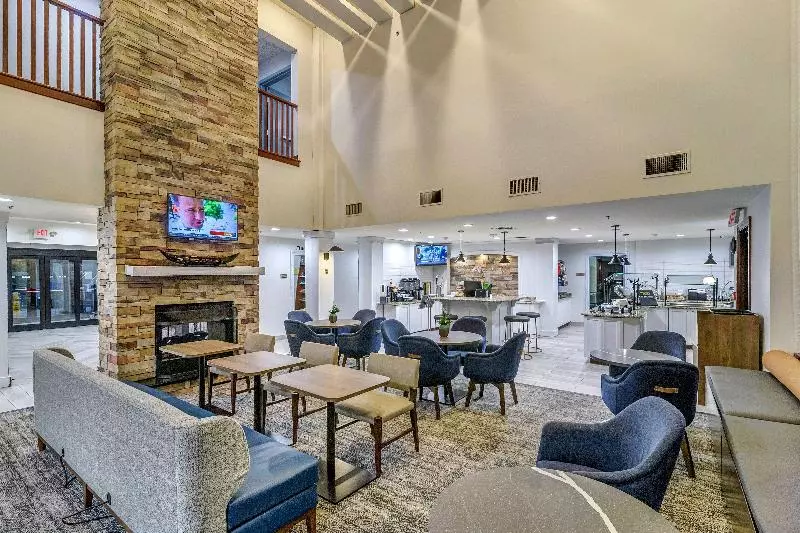 Отель Staybridge Suites Tyler University Area, An Ihg