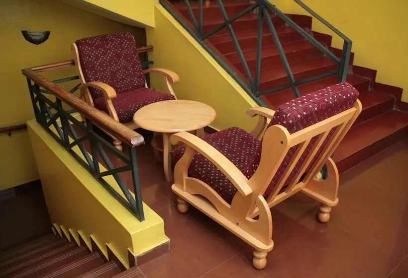 هتل The Headquarters Inn