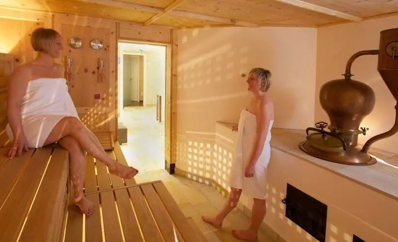 هتل The Headquarters Inn