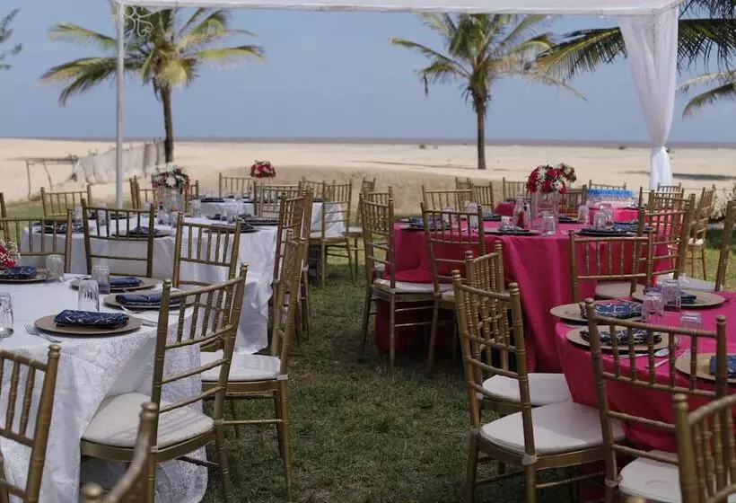 هتل Ocean Beach Resort & Spa