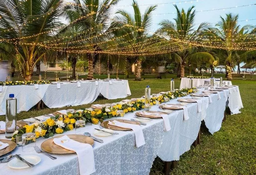 هتل Ocean Beach Resort & Spa