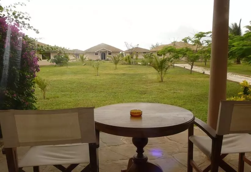 هتل Ocean Beach Resort & Spa