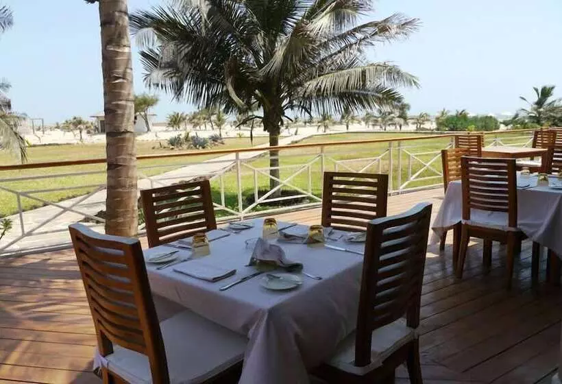 هتل Ocean Beach Resort & Spa