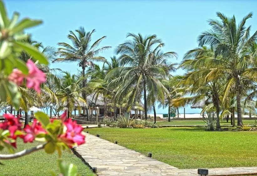 هتل Ocean Beach Resort & Spa