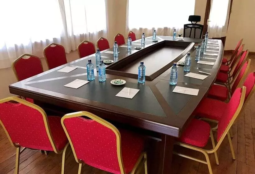 هتل Ocean Beach Resort & Spa