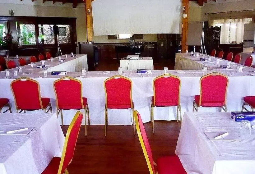 هتل Ocean Beach Resort & Spa