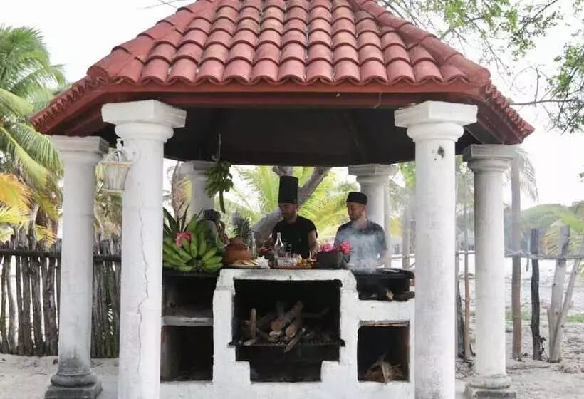 هتل Cabañas Ecoturisticas Costa Maya