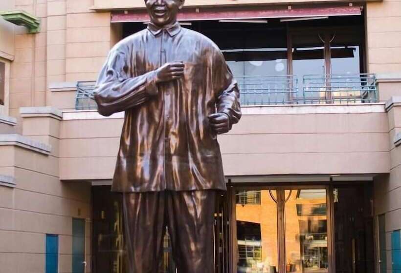 فندق Garden Court Morningside Sandton