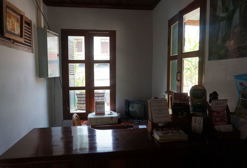 فندق Oui S Guesthouse