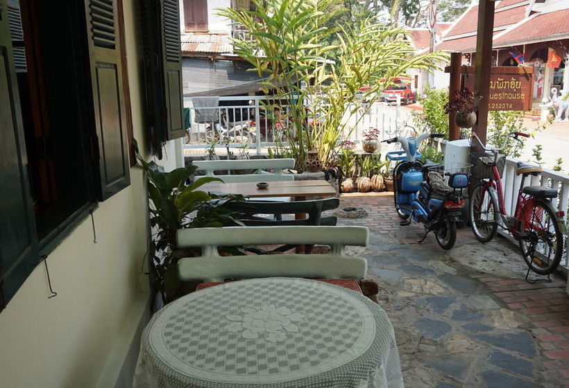 فندق Oui S Guesthouse