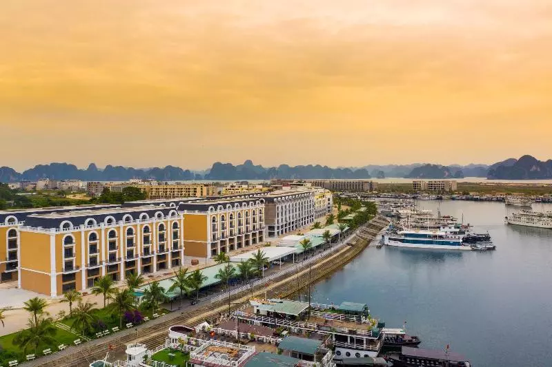 هتل Tuan Chau Resort Ha Long