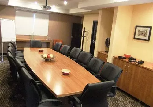 Отель The Soweto & Conference Centre