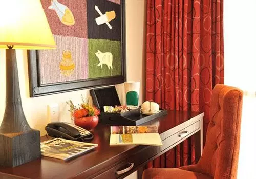 Отель The Soweto & Conference Centre