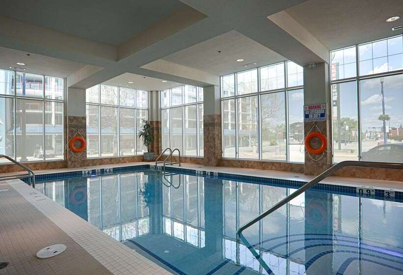 Отель Best Western Plus Chateau Inn Sylvan Lake